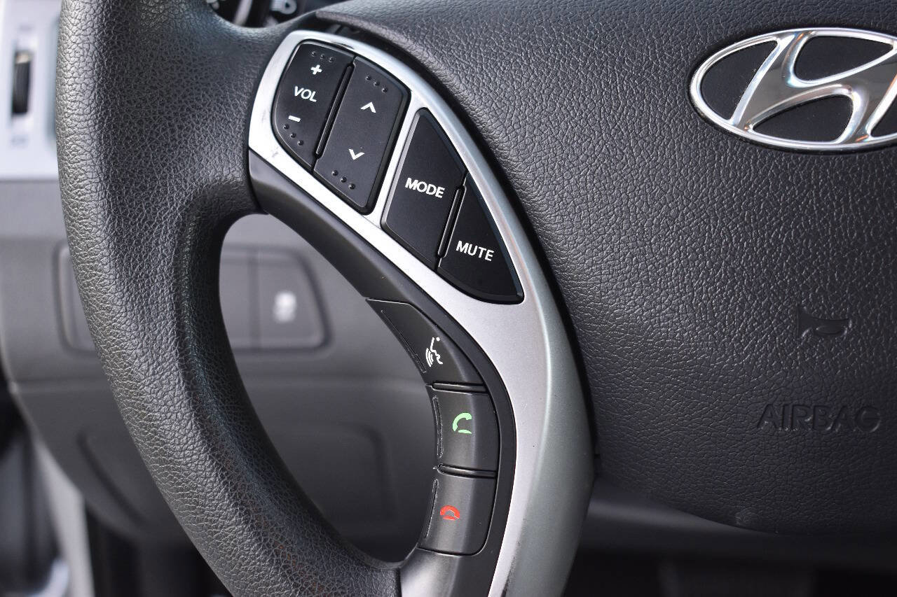 Used 2012 Hyundai Elantra GLS w/ Preferred Pkg 3 image 20