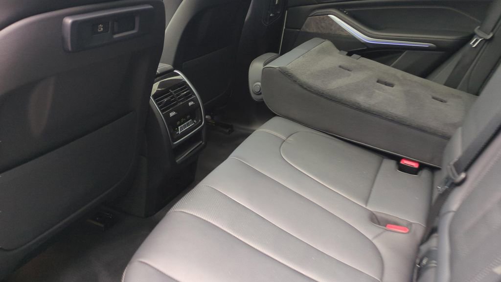 Used 2022 BMW X5 sDrive40i w/ Premium Package RWD image 18