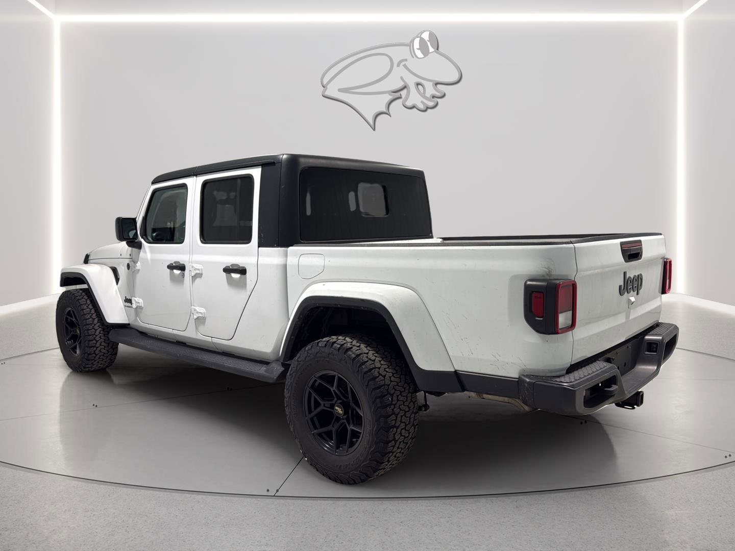 Used 2022 Jeep Gladiator Sport image 4