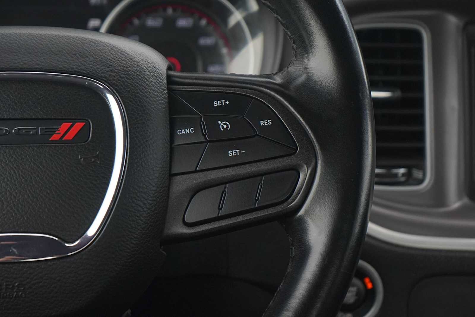Used 2022 Dodge Charger SXT RWD image 18