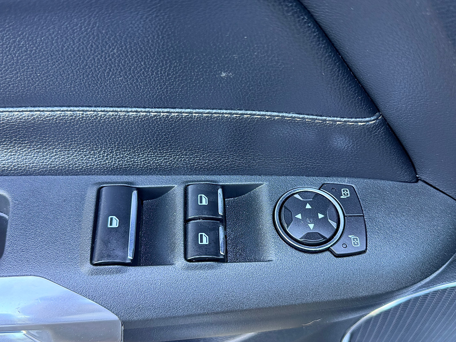 Used 2017 Ford Mustang Premium RWD image 20