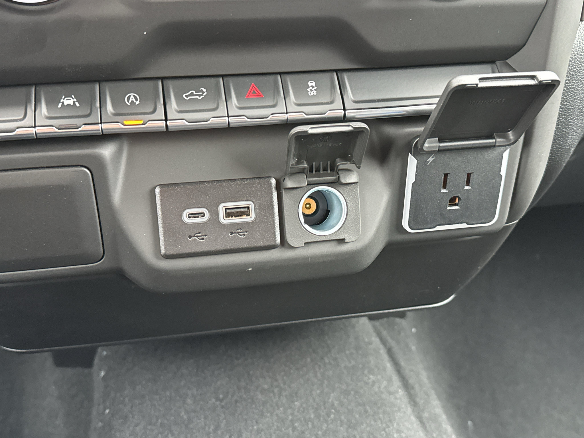 New 2026 Chevrolet Silverado 1500 Custom w/ Turbomax Blackout Package AWD/4WD image 33