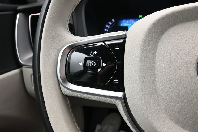 Used 2024 Volvo XC60 B5 Core w/ Climate Package AWD/4WD image 24