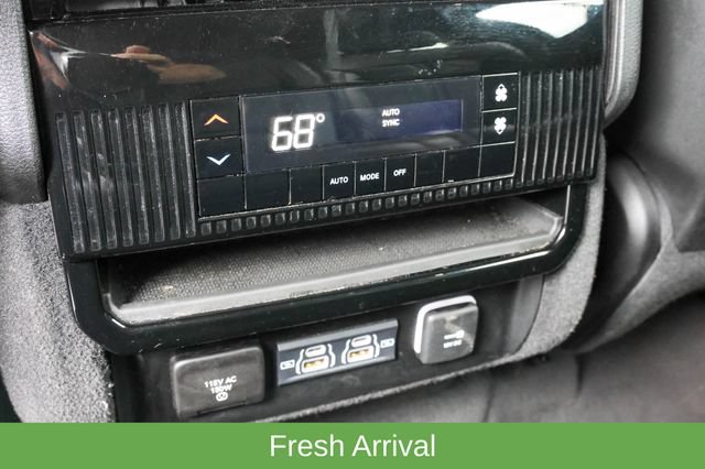 Used 2024 Jeep Wagoneer L Series II w/ Flexible Seating Group AWD/4WD image 21