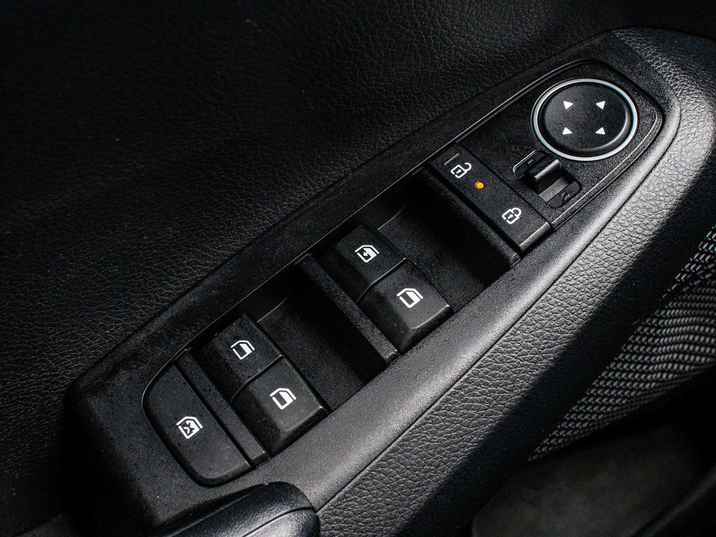 Used 2025 Kia Seltos LX AWD/4WD image 10