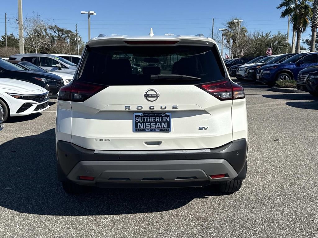 Certified 2022 Nissan Rogue SV w/ SV Premium Package image 5