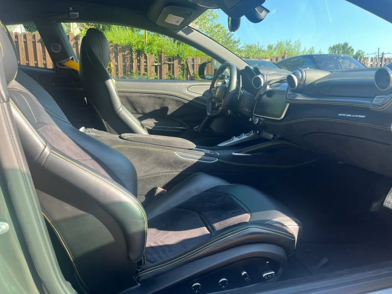 Used 2018 Ferrari GTC4Lusso AWD/4WD image 14