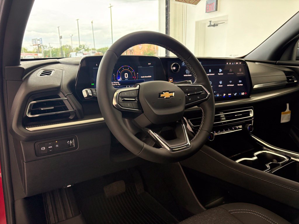 New 2027 Chevrolet Traverse LT FWD image 2