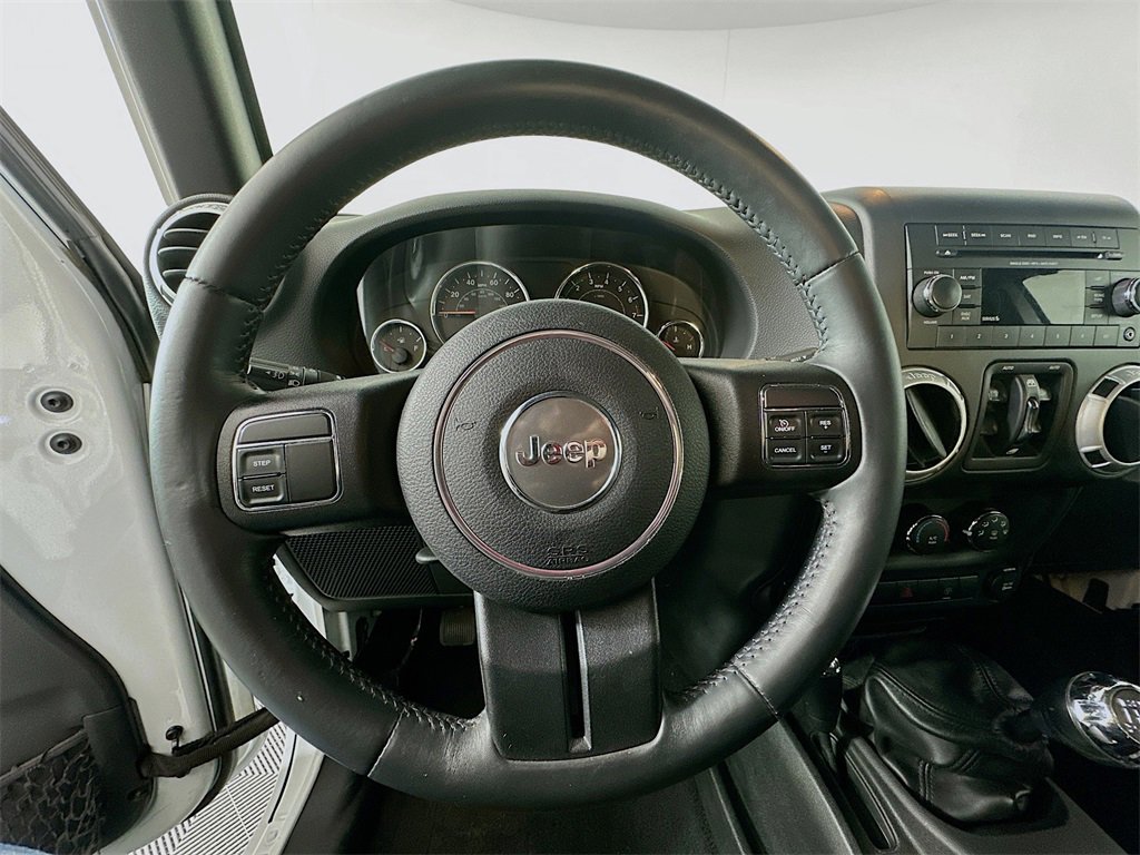 Used 2015 Jeep Wrangler Unlimited Sahara image 10