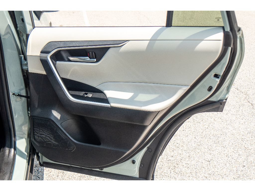 Used 2021 Toyota RAV4 XLE Premium AWD/4WD image 20