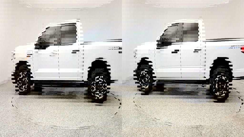 Used 2022 Ford F150 Lightning Pro AWD/4WD image 8