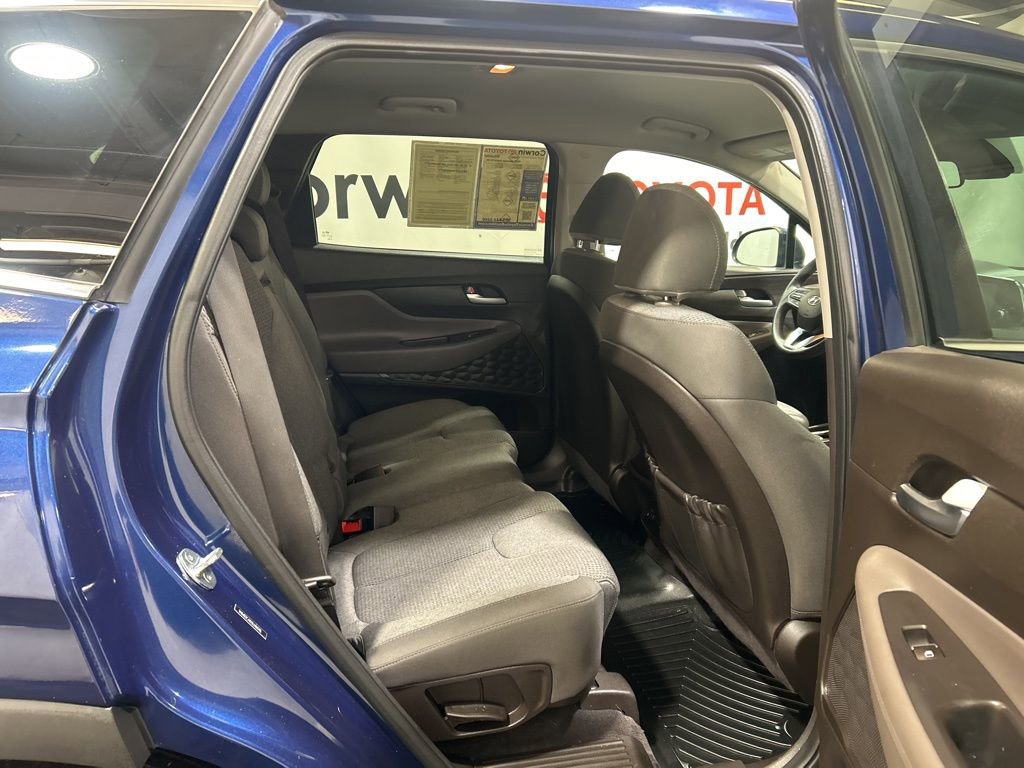 Used 2020 Hyundai Santa Fe SE AWD/4WD image 16