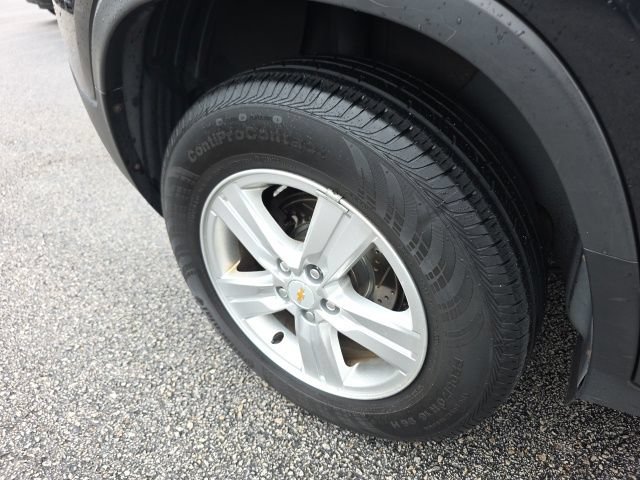 Used 2016 Chevrolet Trax LT w/ LT Sun and Sound Package AWD/4WD image 10