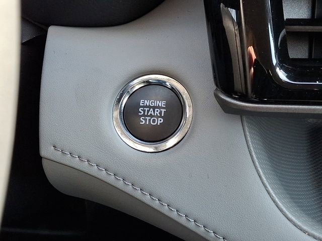 Used 2023 Toyota Highlander LE image 22