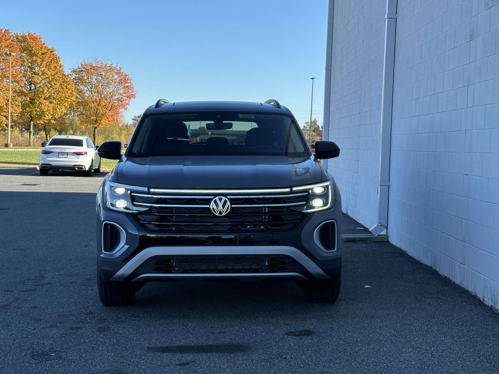 New 2026 Volkswagen Atlas Peak Edition image 9