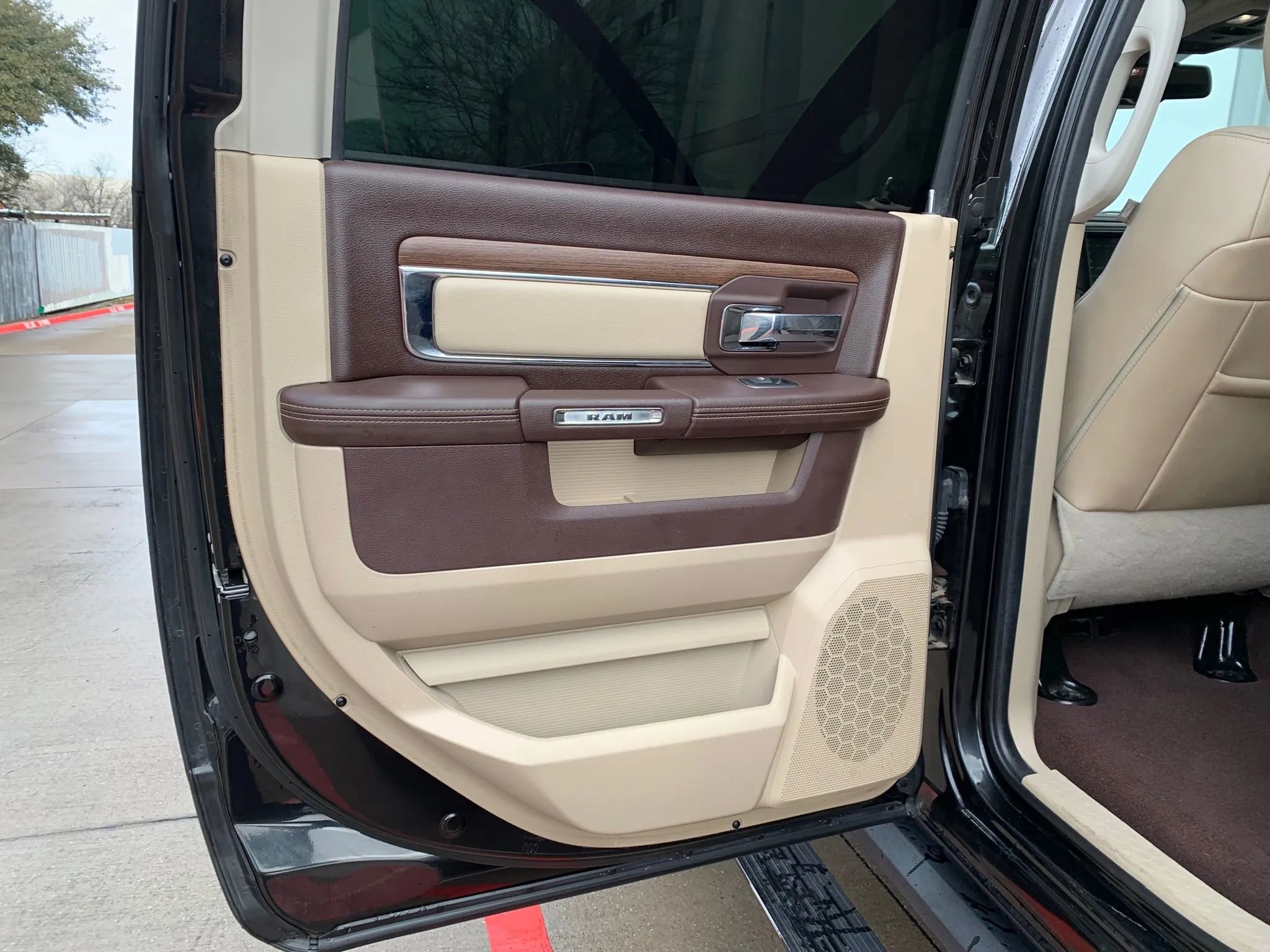 Used 2016 RAM 2500 Laramie image 21