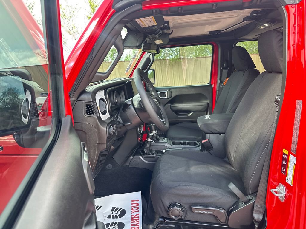 Used 2025 Jeep Wrangler Willys image 12