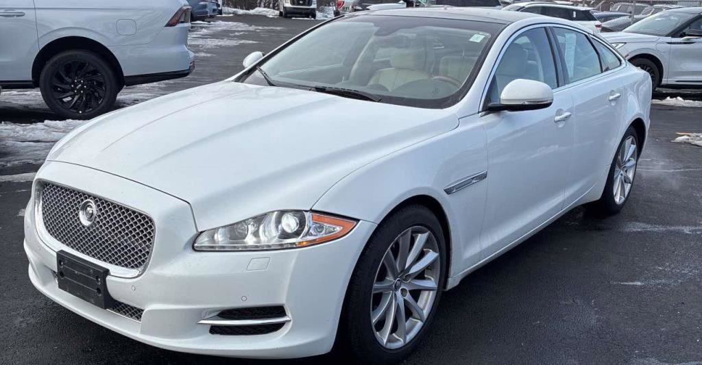 Used 2013 Jaguar XJ RWD image 1