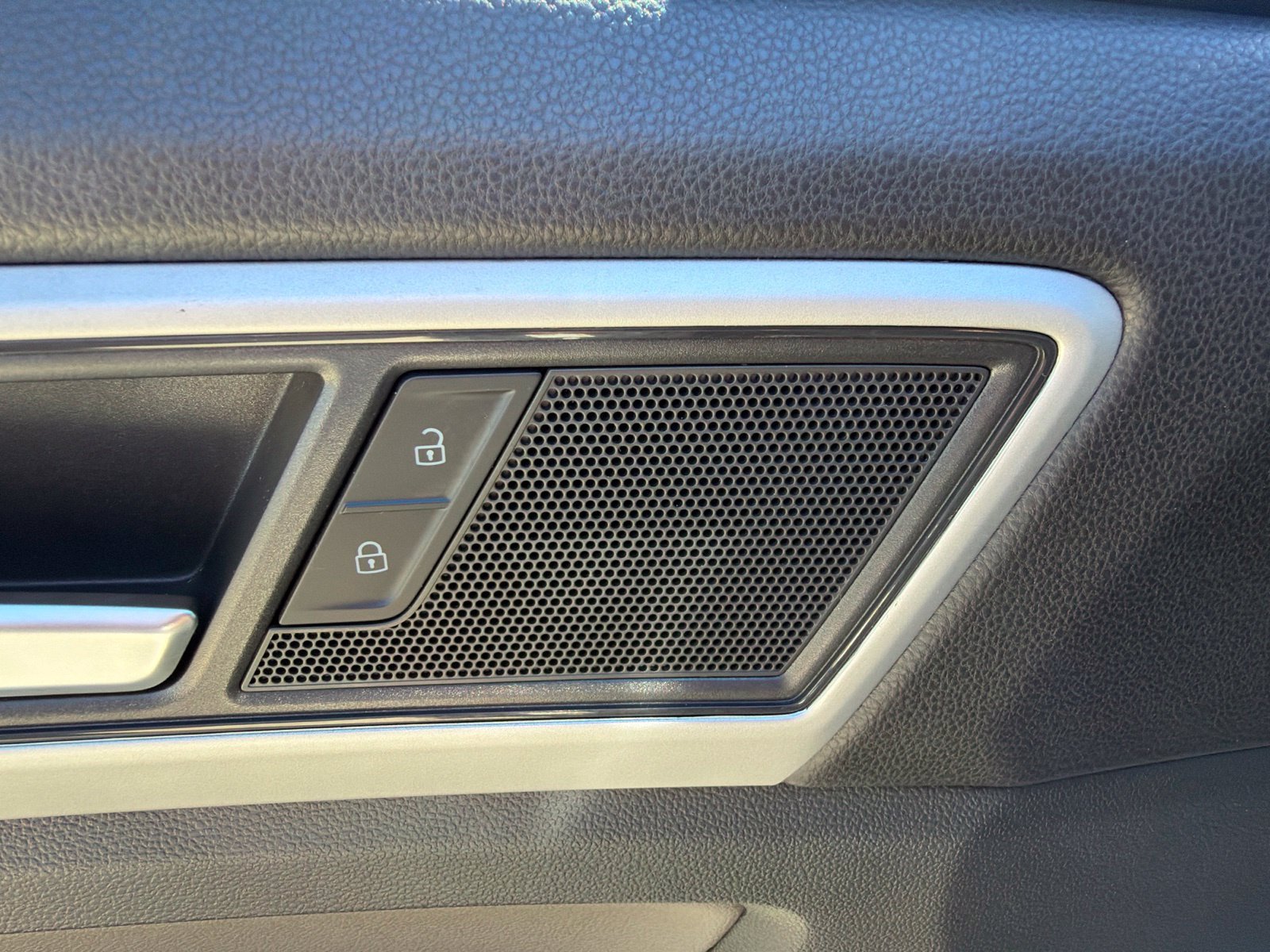 Certified 2023 Volkswagen Atlas SE AWD/4WD image 16