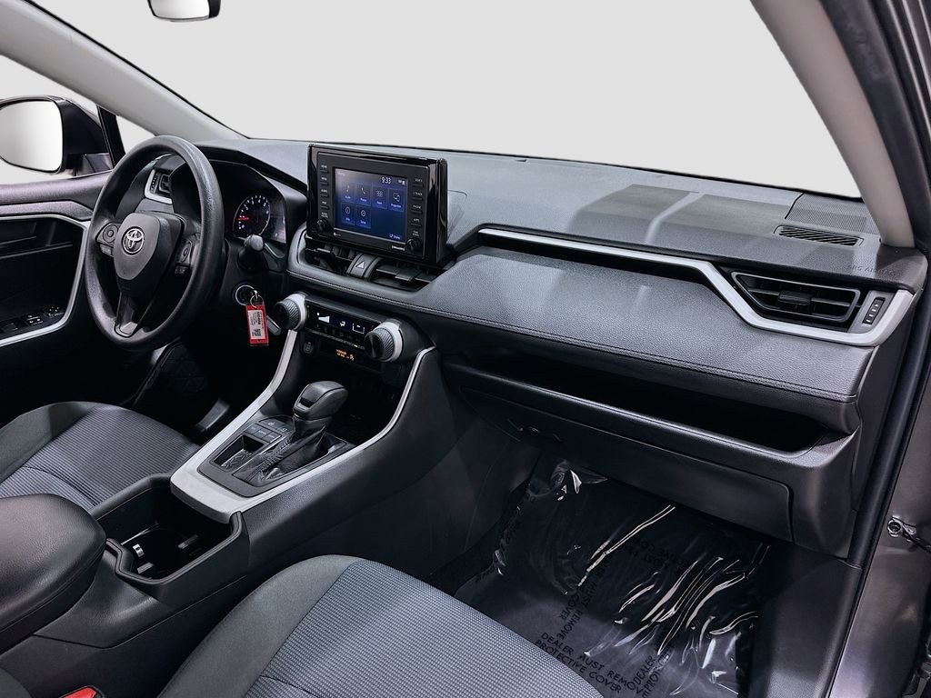 Used 2022 Toyota RAV4 LE FWD image 29