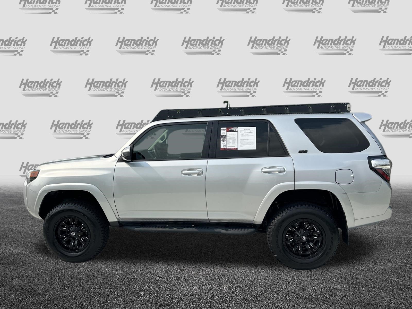 Used 2021 Toyota 4Runner SR5 AWD/4WD image 7