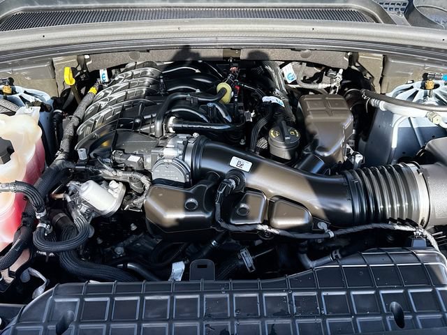 Used 2025 Jeep Grand Cherokee Overland AWD/4WD image 33