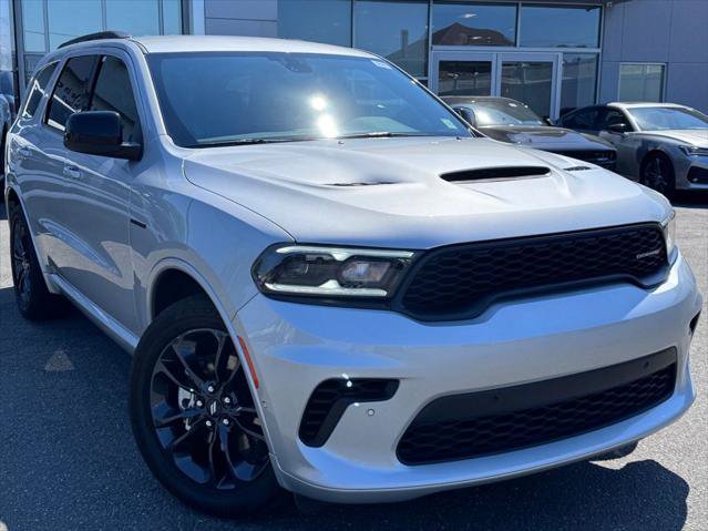 Certified 2025 Dodge Durango R/T w/ Blacktop Package AWD/4WD image 1