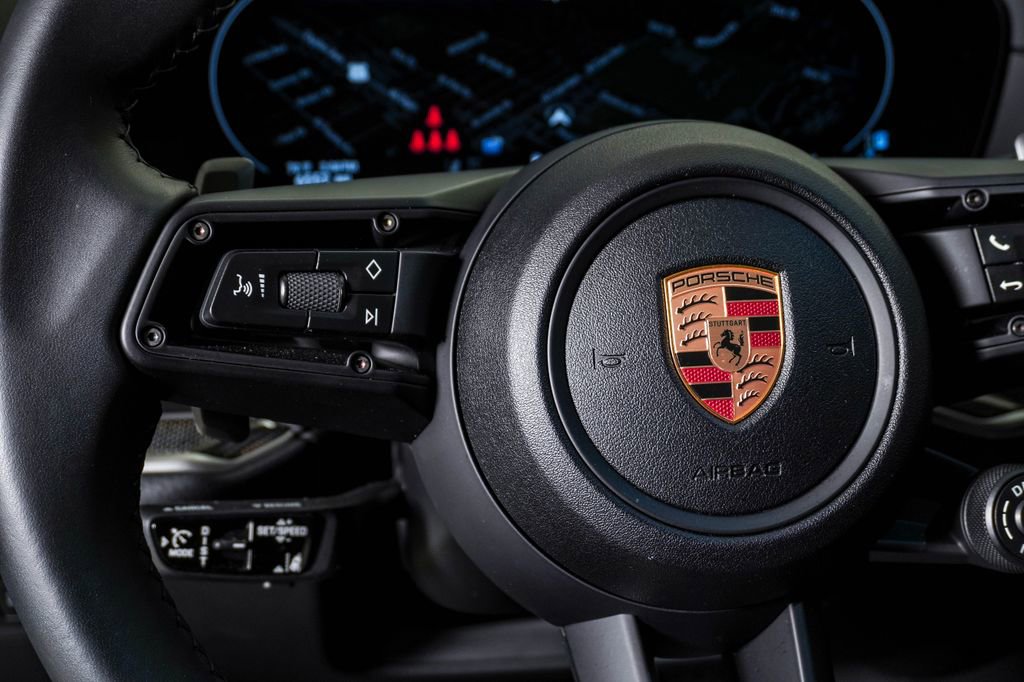 Certified 2025 Porsche Cayenne Coupe AWD/4WD image 20