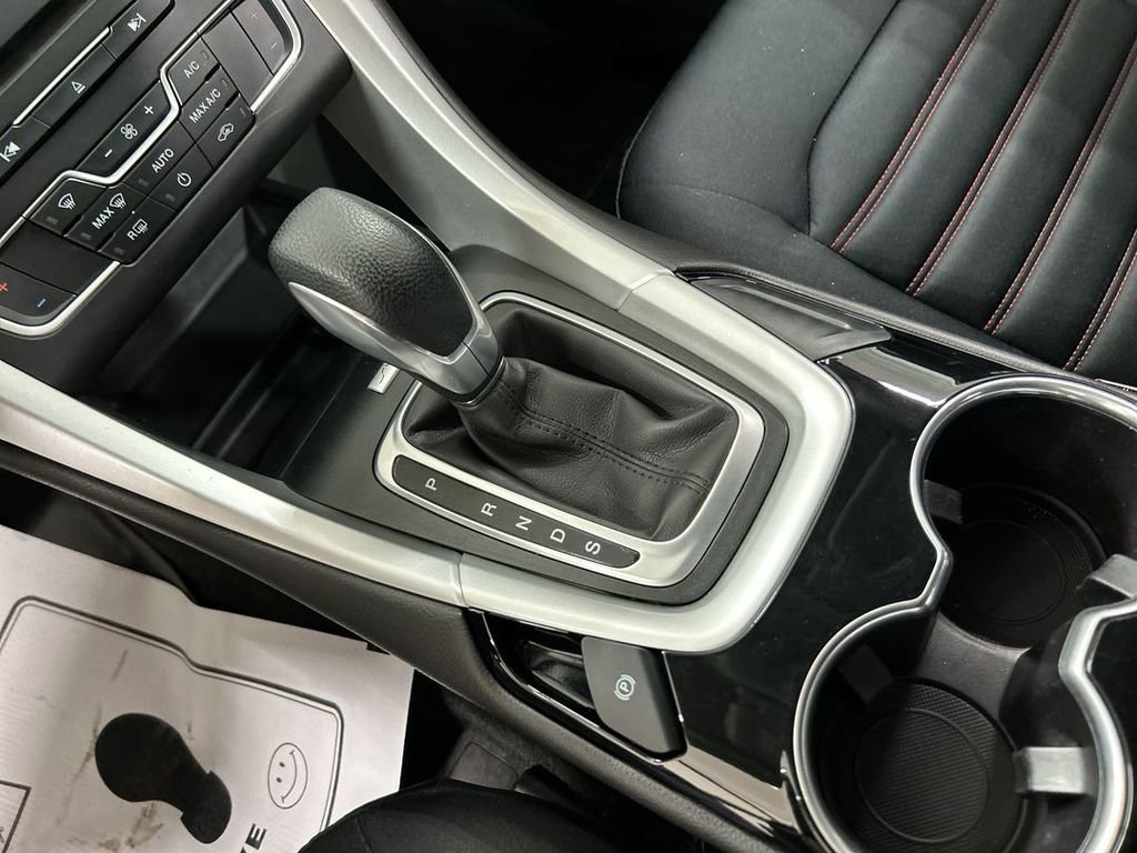 Used 2016 Ford Fusion SE image 17