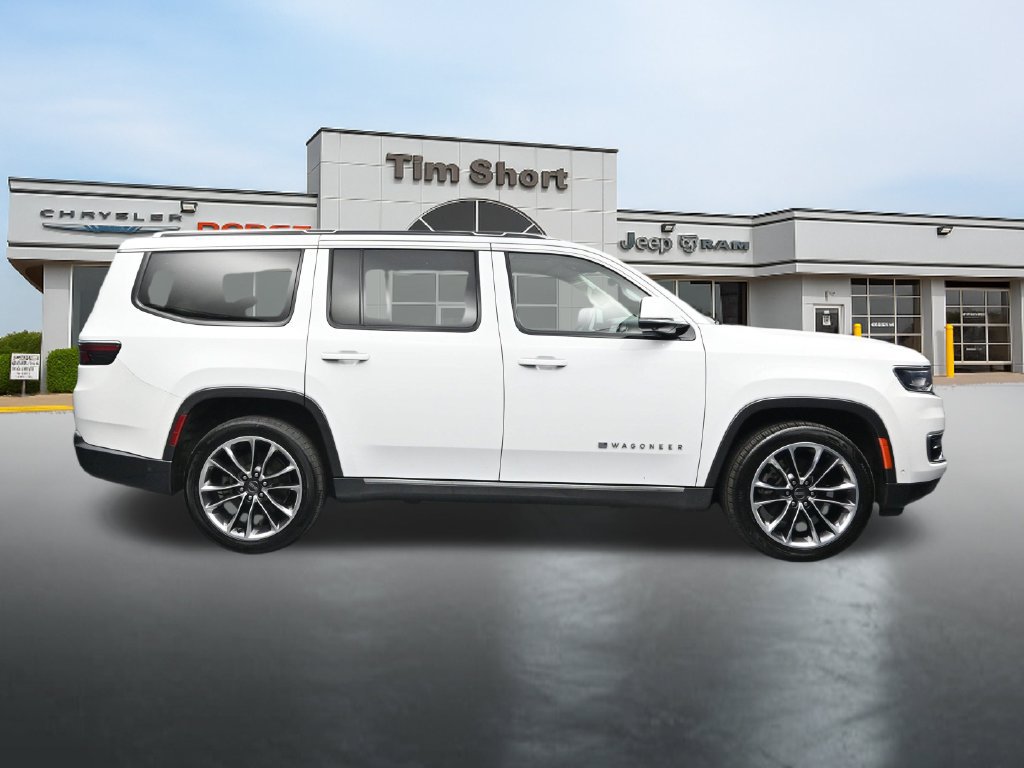 Used 2022 Jeep Wagoneer Series III w/ Premium Group I AWD/4WD image 6