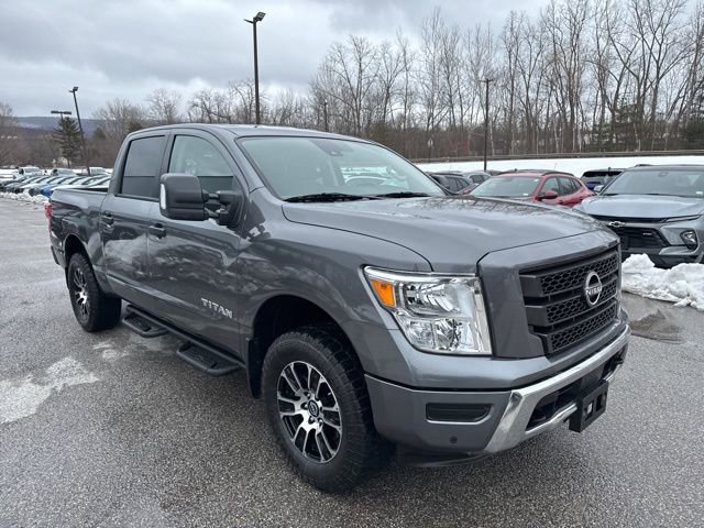 Used 2024 Nissan Titan SV w/ SV Convenience Package image 11