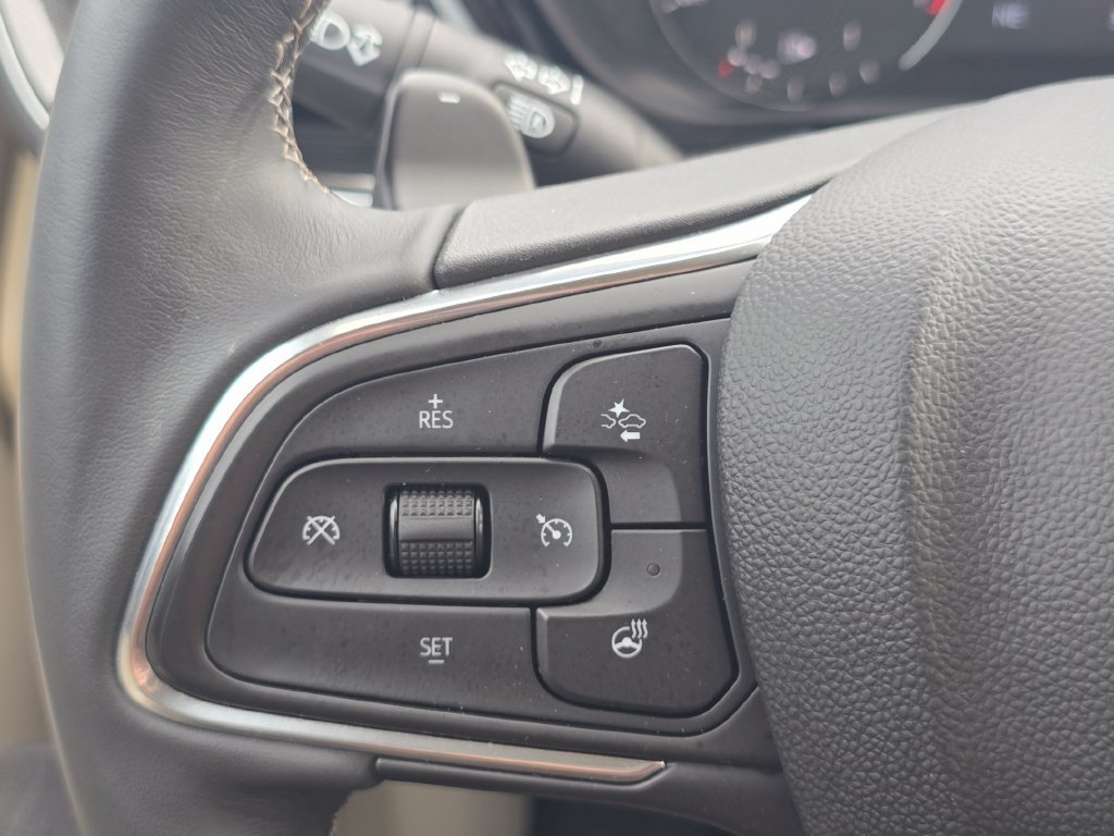 Used 2023 Buick Envision Preferred AWD/4WD image 31