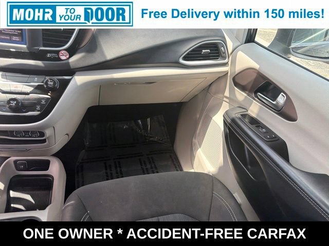 Used 2023 Chrysler Voyager LX FWD image 27