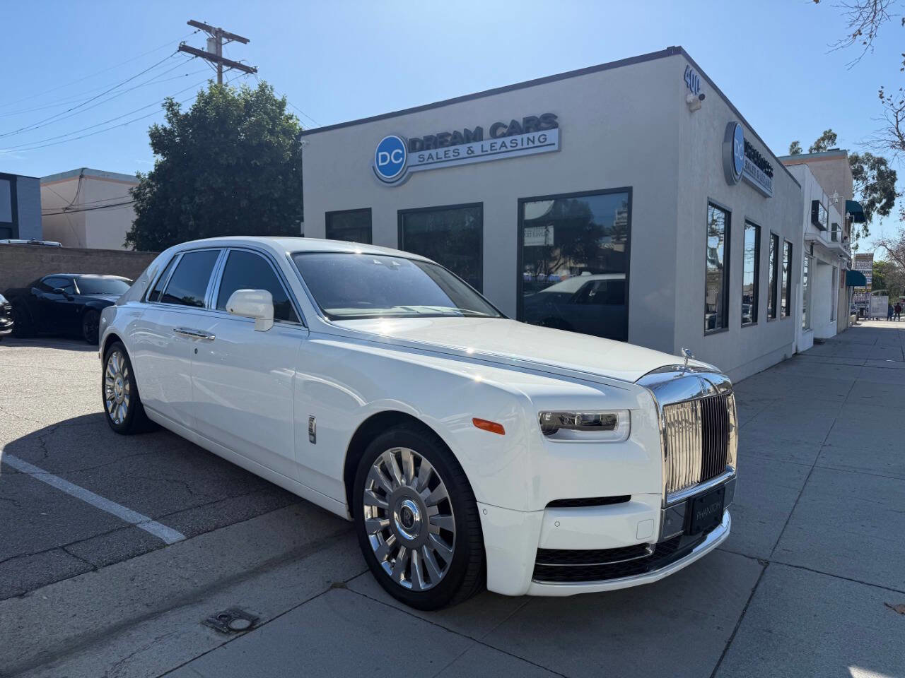 Used 2018 Rolls-Royce Phantom Sedan image 2