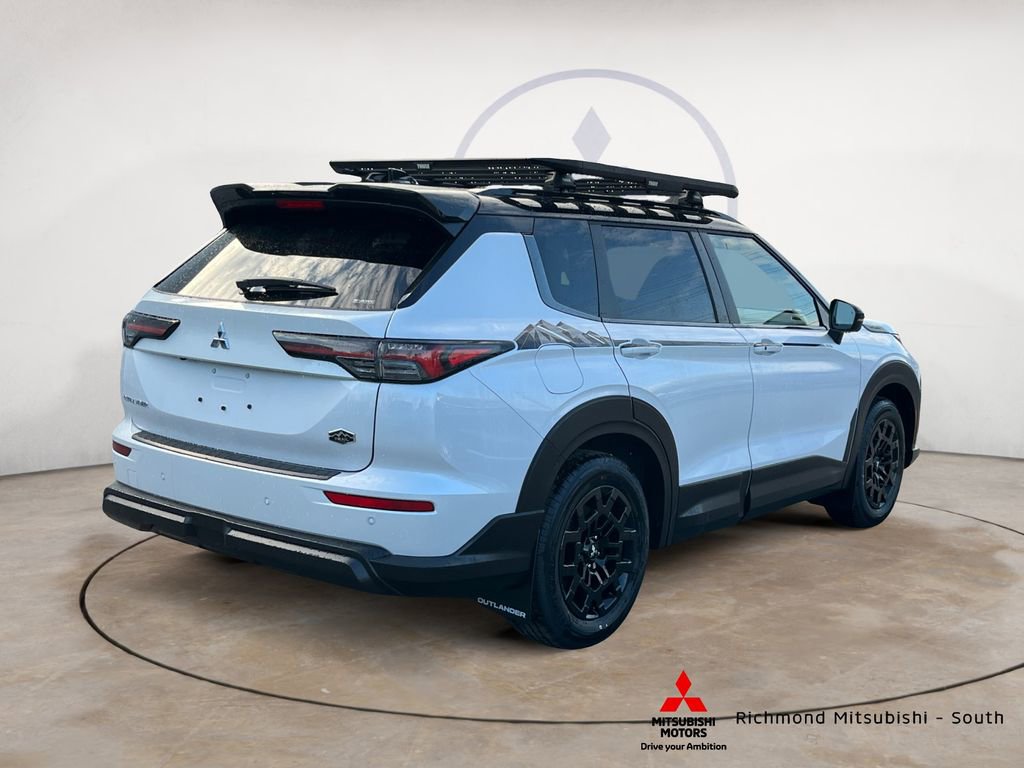 New 2026 Mitsubishi Outlander Trail Edition image 3