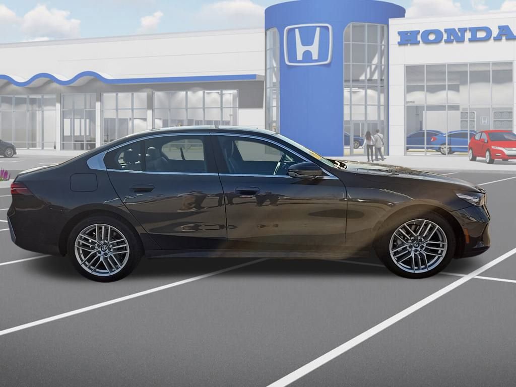 Used 2024 BMW 530i xDrive w/ Premium Package image 11