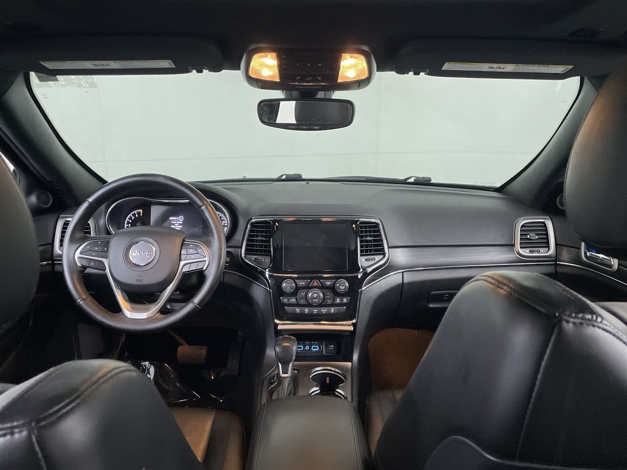 Used 2020 Jeep Grand Cherokee Limited AWD/4WD image 29