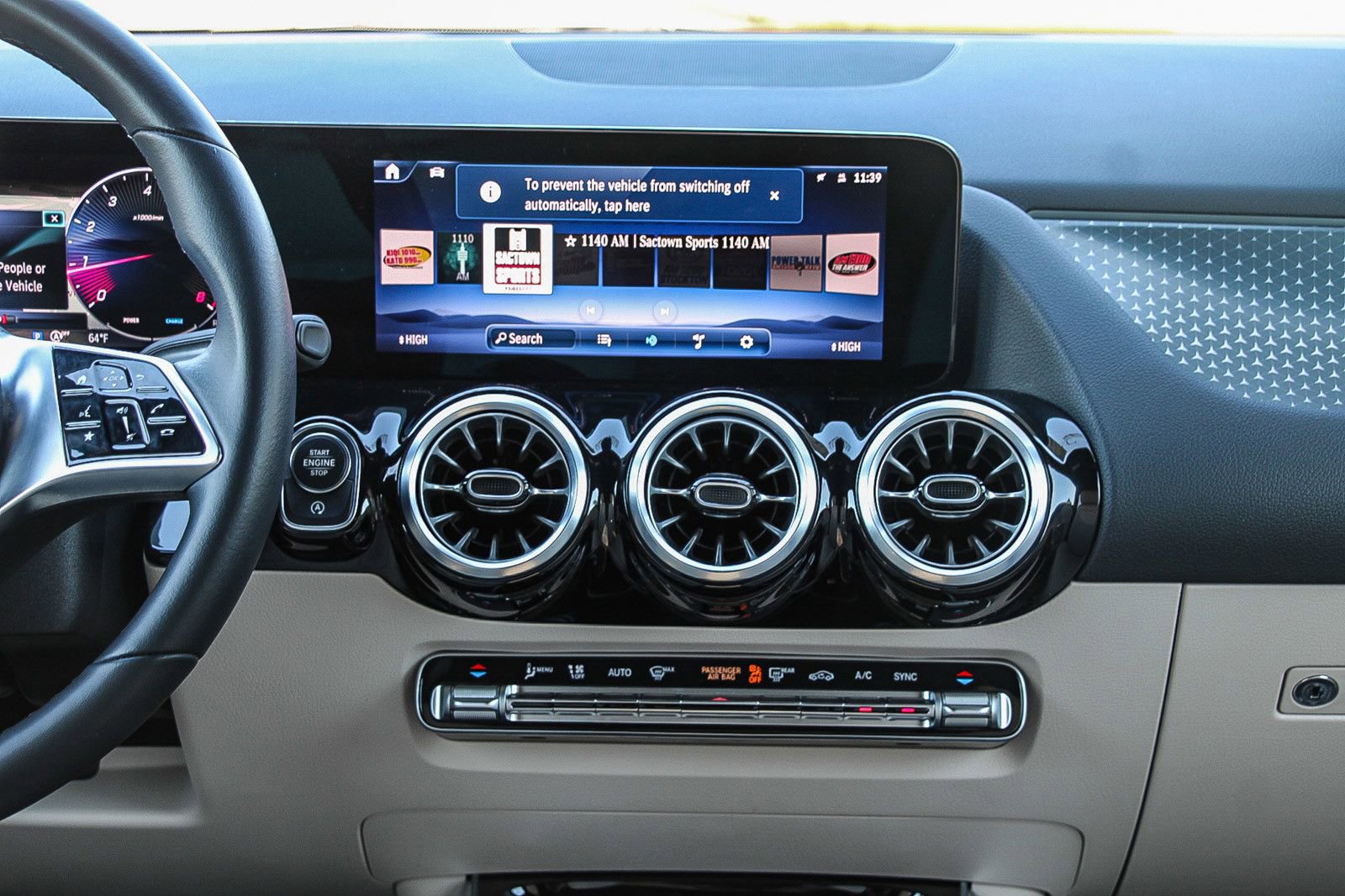 Certified 2025 Mercedes-Benz GLA 250 image 13