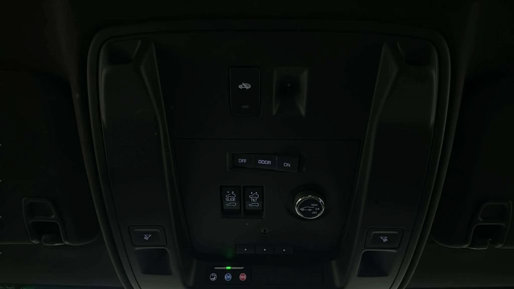 Used 2017 Cadillac Escalade Platinum AWD/4WD image 31