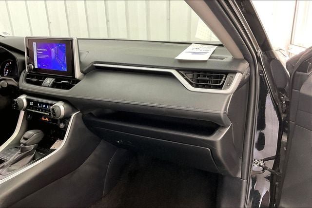 Used 2024 Toyota RAV4 XLE AWD/4WD image 17