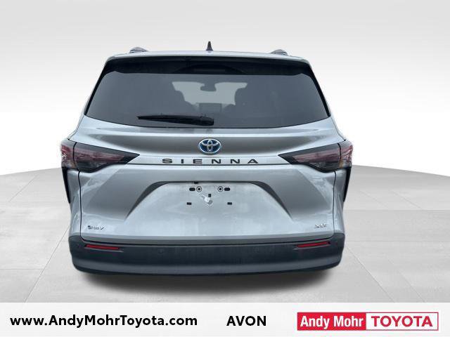 Used 2025 Toyota Sienna XLE image 6
