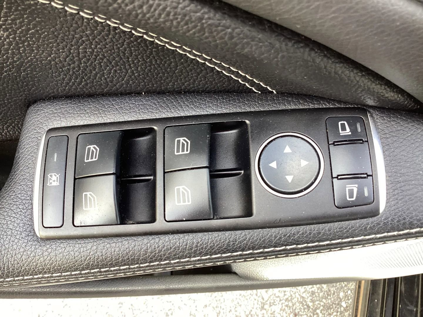 Used 2017 Mercedes-Benz CLA 250 4MATIC image 23