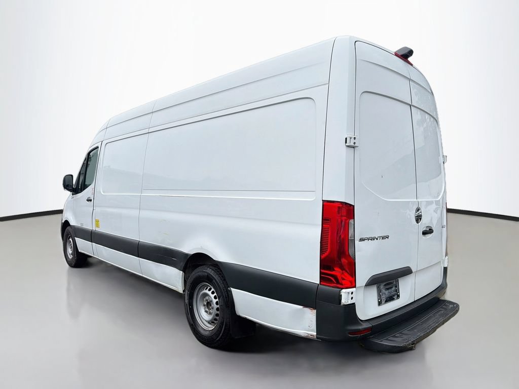 Used 2021 Freightliner Sprinter 2500 RWD image 7