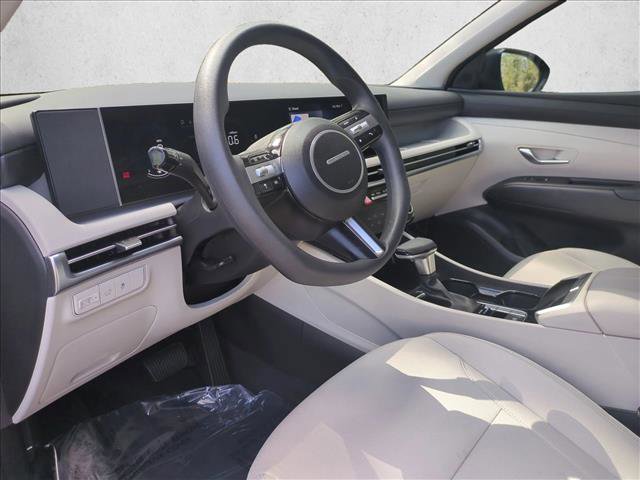 Certified 2025 Hyundai Tucson SEL image 3