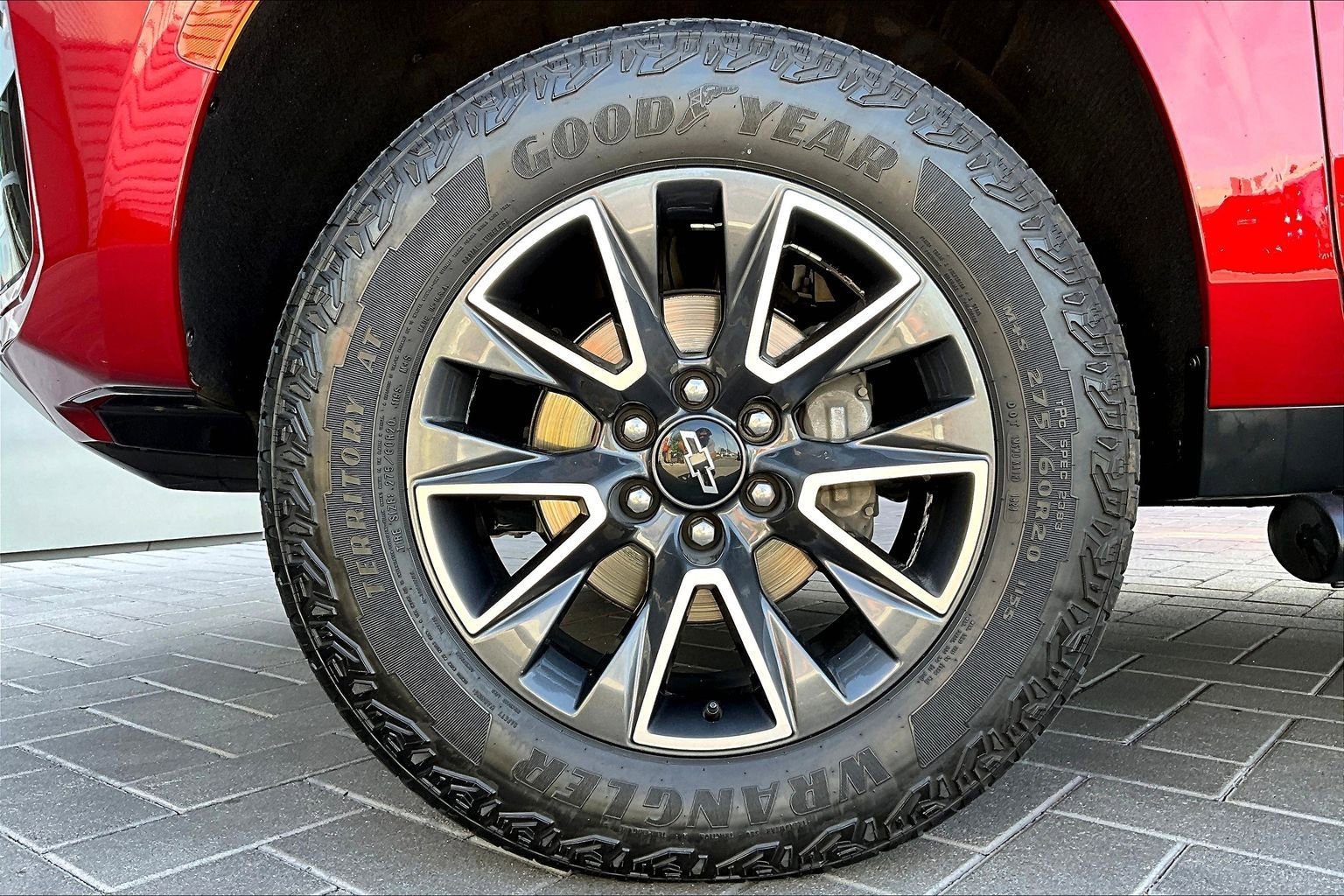 Used 2022 Chevrolet Tahoe Z71 w/ Z71 Off-Road Package image 9