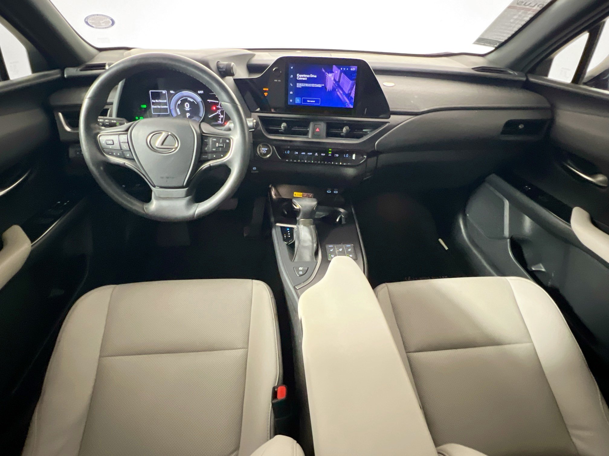 Used 2023 Lexus UX 250h FWD w/ Accessory Package (Z2) image 30