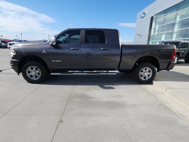 Used 2023 RAM 2500 Laramie AWD/4WD image 9