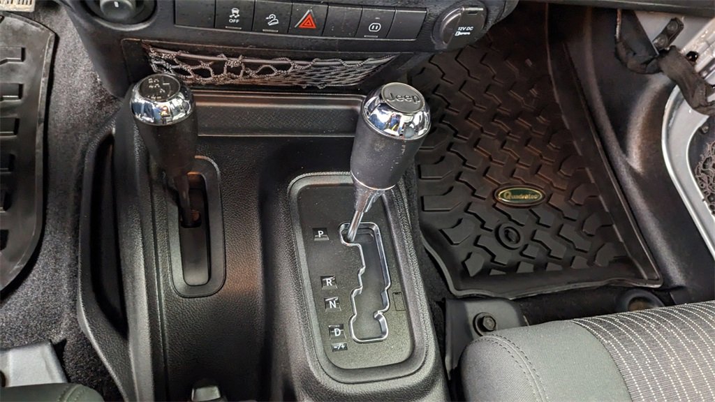 Used 2012 Jeep Wrangler Unlimited Sahara w/ Dual Top Group image 26