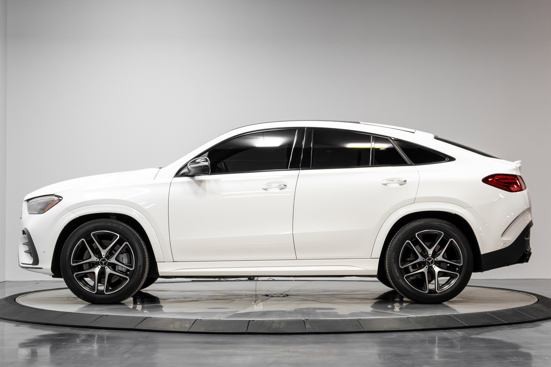 Used 2024 Mercedes-Benz GLE 53 AMG 4MATIC Coupe image 36