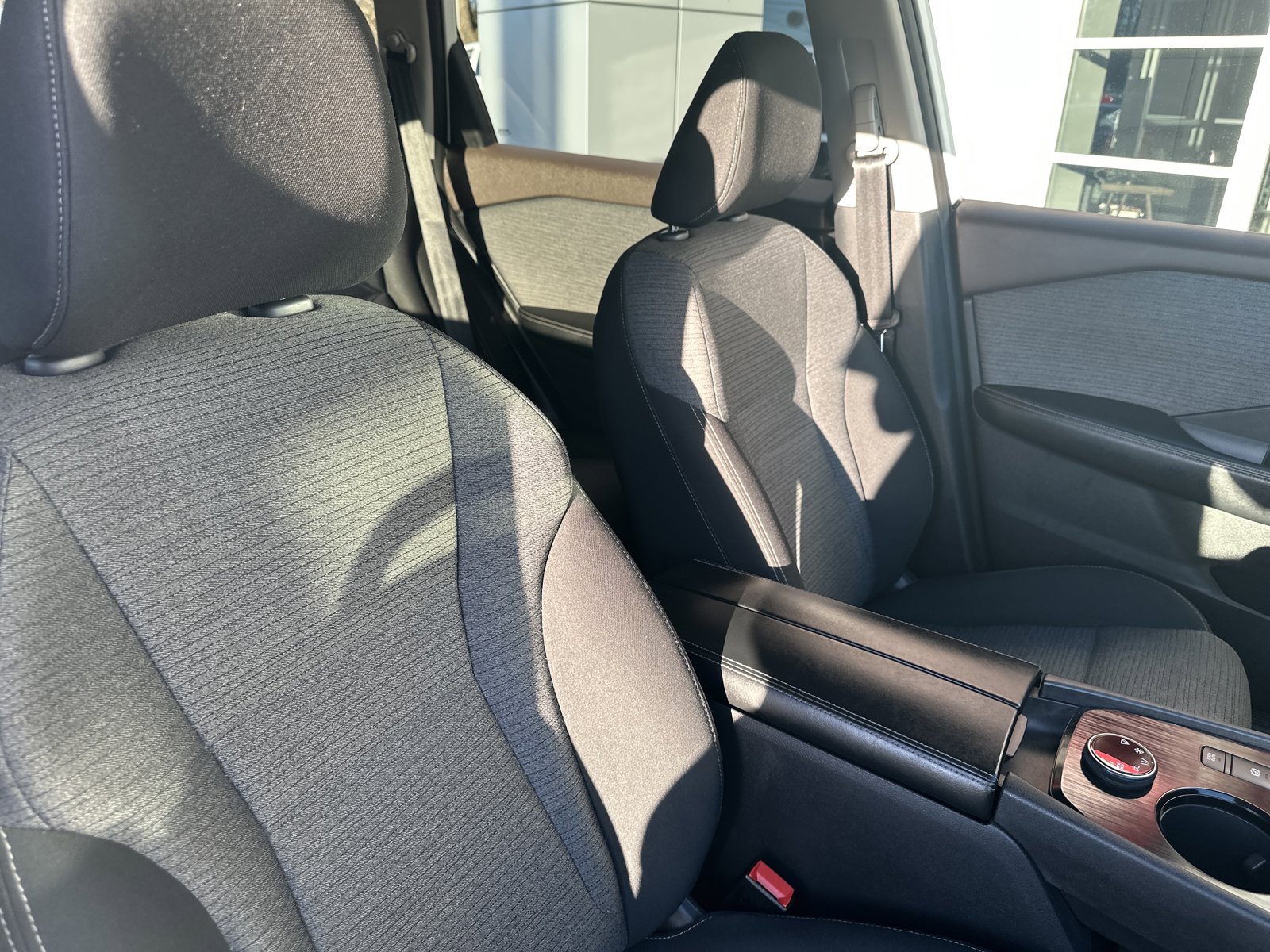 Used 2022 Nissan Rogue SV AWD/4WD image 28